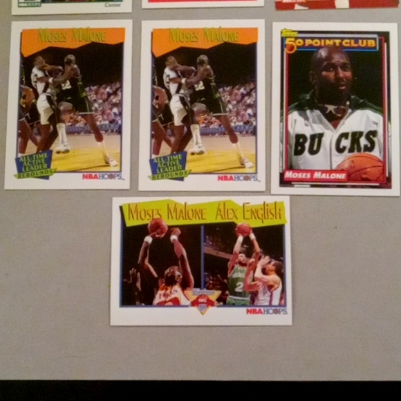 Lot of 33 Moses Malone Hawks, Bucks, and 76ers basketball cards - Picture 4 of 16